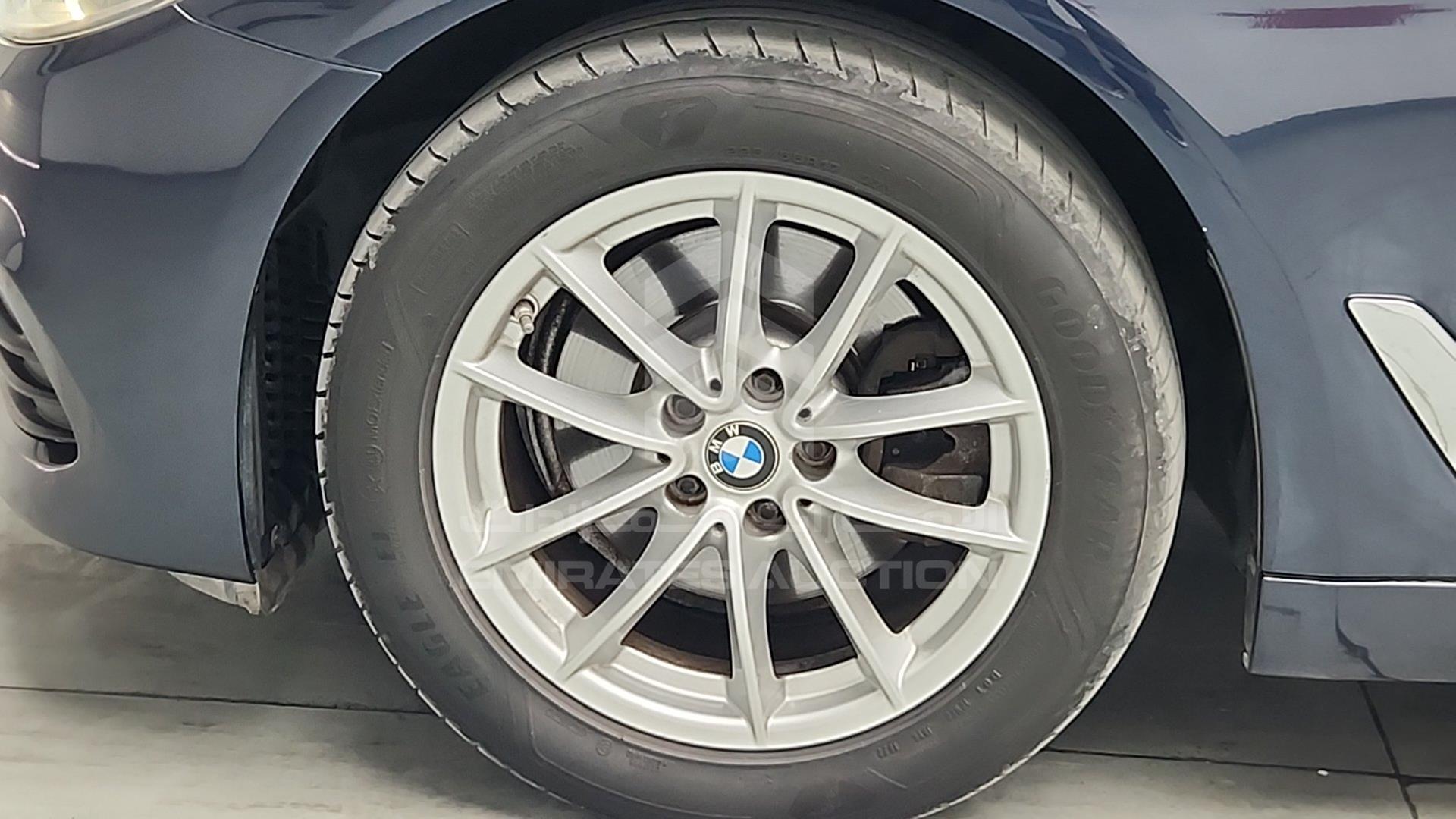 2020 BMW 520 VIN: WBAJT1A03LCE38689