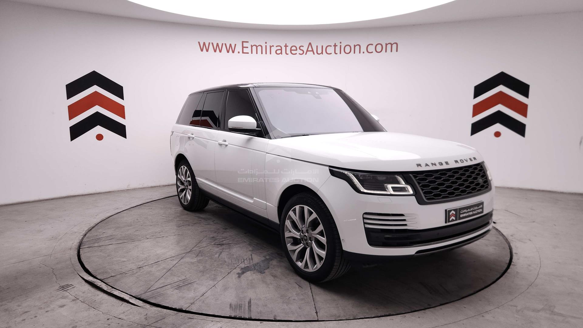 2018 RANGE ROVER HSE VIN: SALGA2BV0JA389243