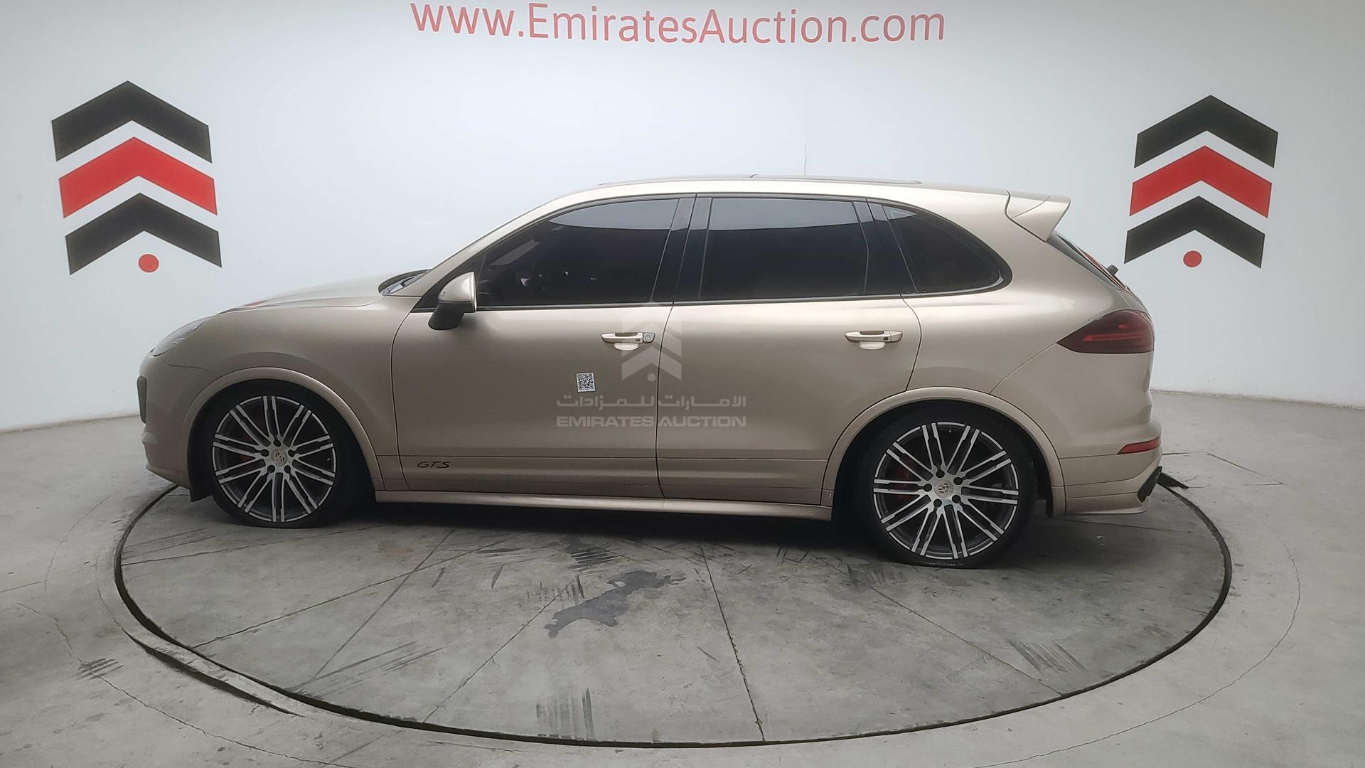 2016 PORSCHE CAYENNE VIN: WP1ZZZ92ZGLA72112