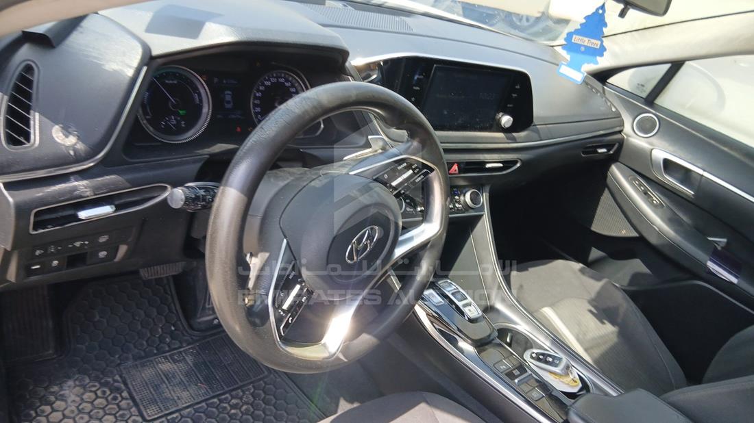 2021 Hyundai Sonata Hybrid — Front Left Driver Dashboard View — Photo 12