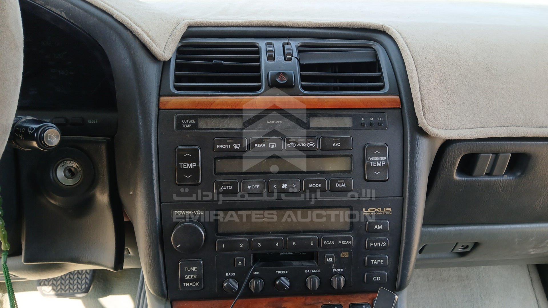 1998 LEXUS LS400 VIN: JT8BH28F8W0123543