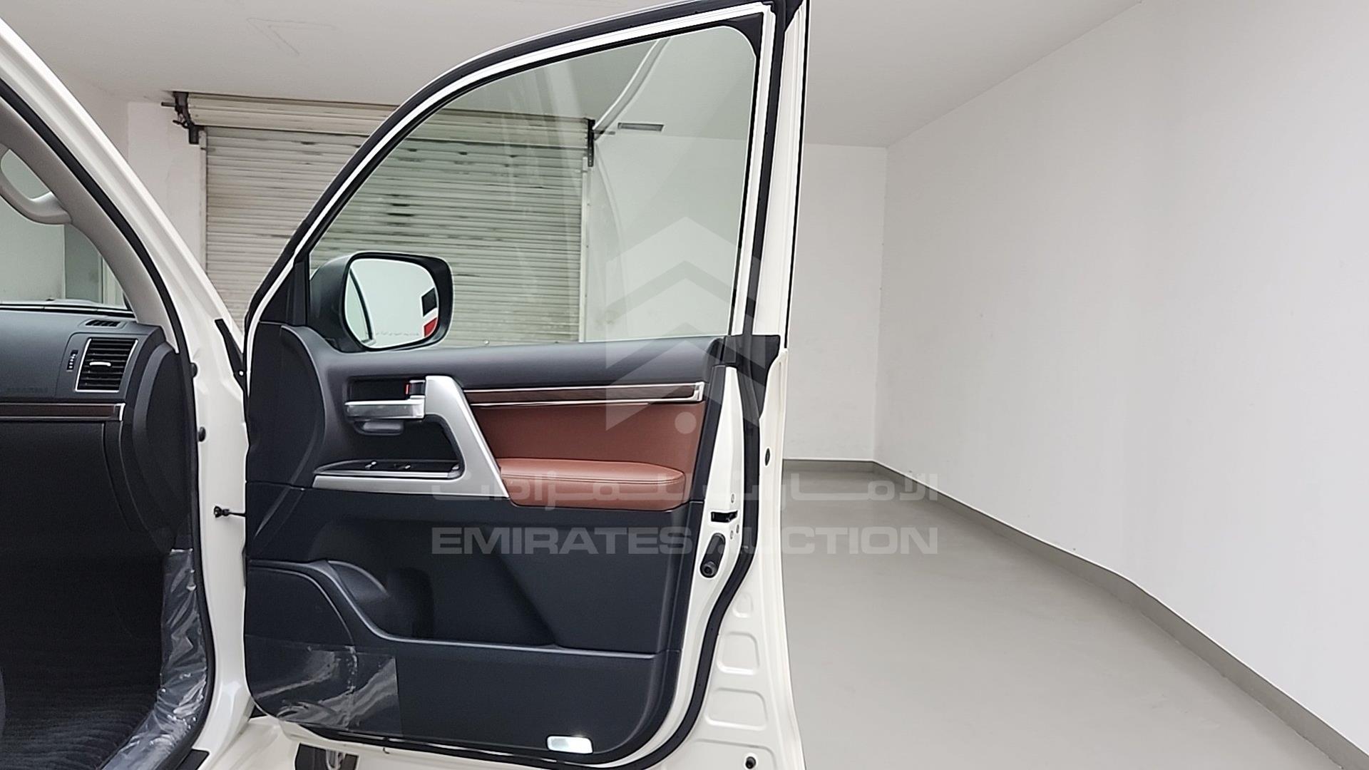 2020 TOYOTA LAND CRUISER VIN: JTMHY05J6L4088532