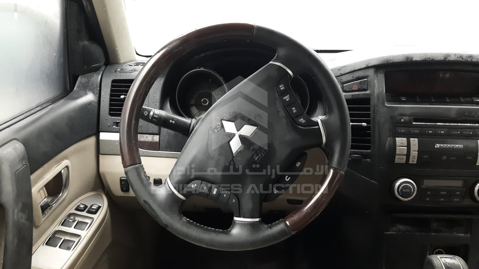 JMYLRV95WBJ709201 - 2011 Mitsubishi Pajero - #492293