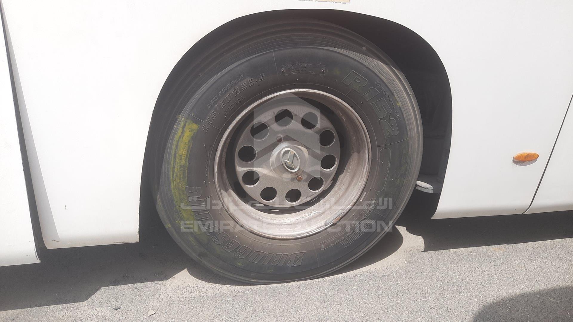 2015 KING LONG BUS VIN: LA6A1KBM3FB400229