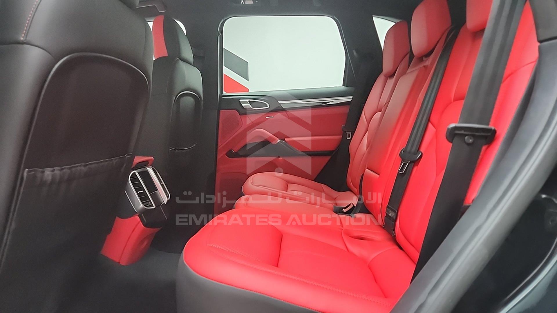 2016 PORSCHE CAYENNE VIN: WP1AA2A28GKA13573