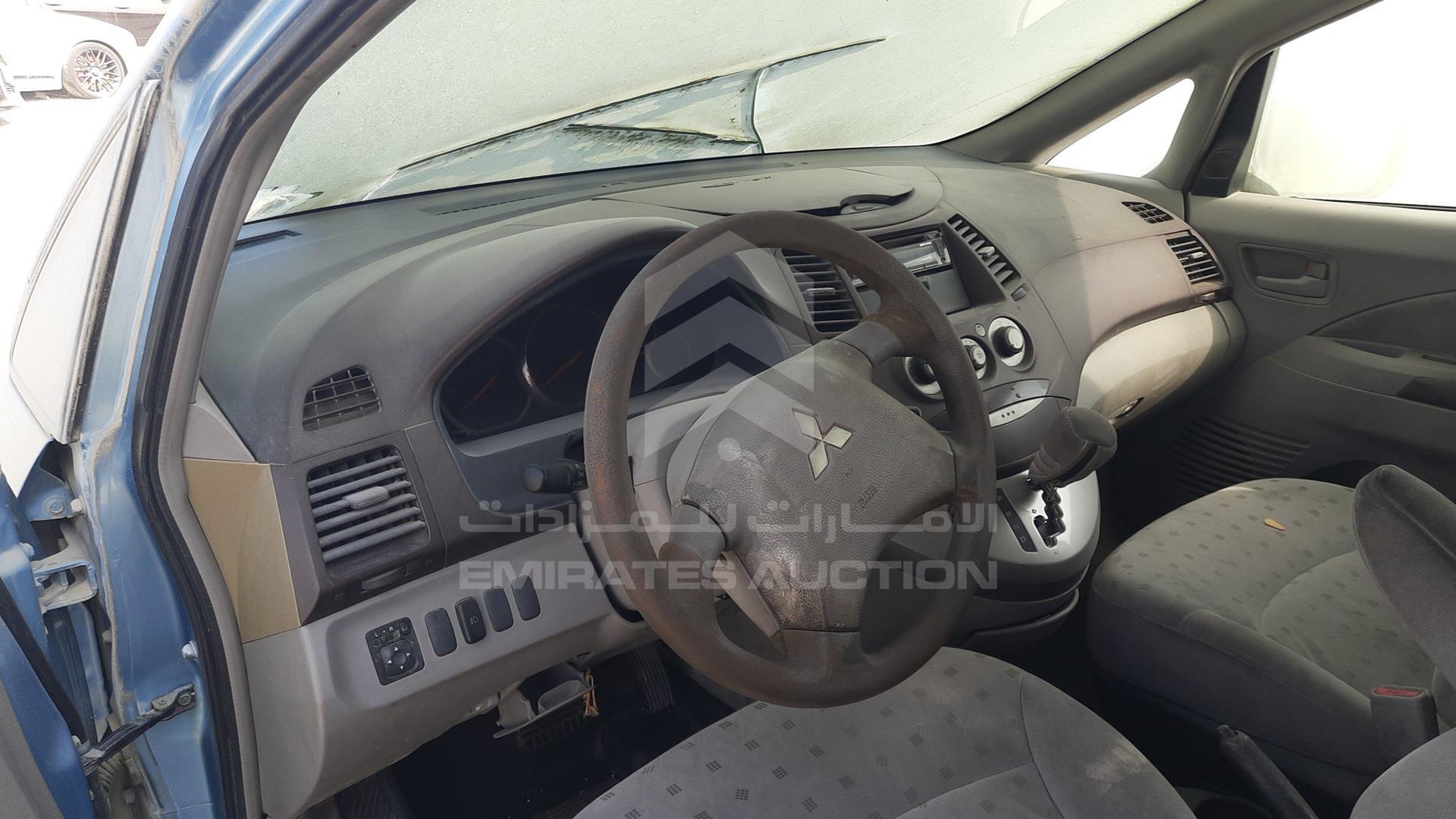 2005 MITSUBISHI GRANDIS VIN: JMYLRNA4W5Z703587