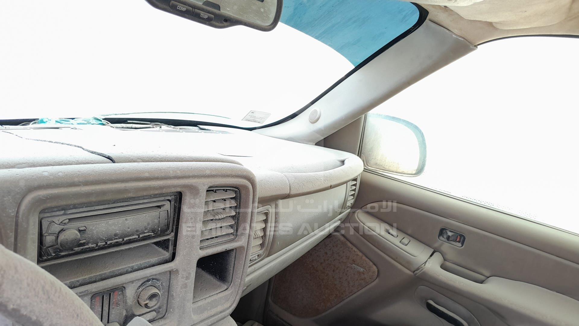 2004 CHEVROLET TAHOE VIN: 1GNEK13T44J123142