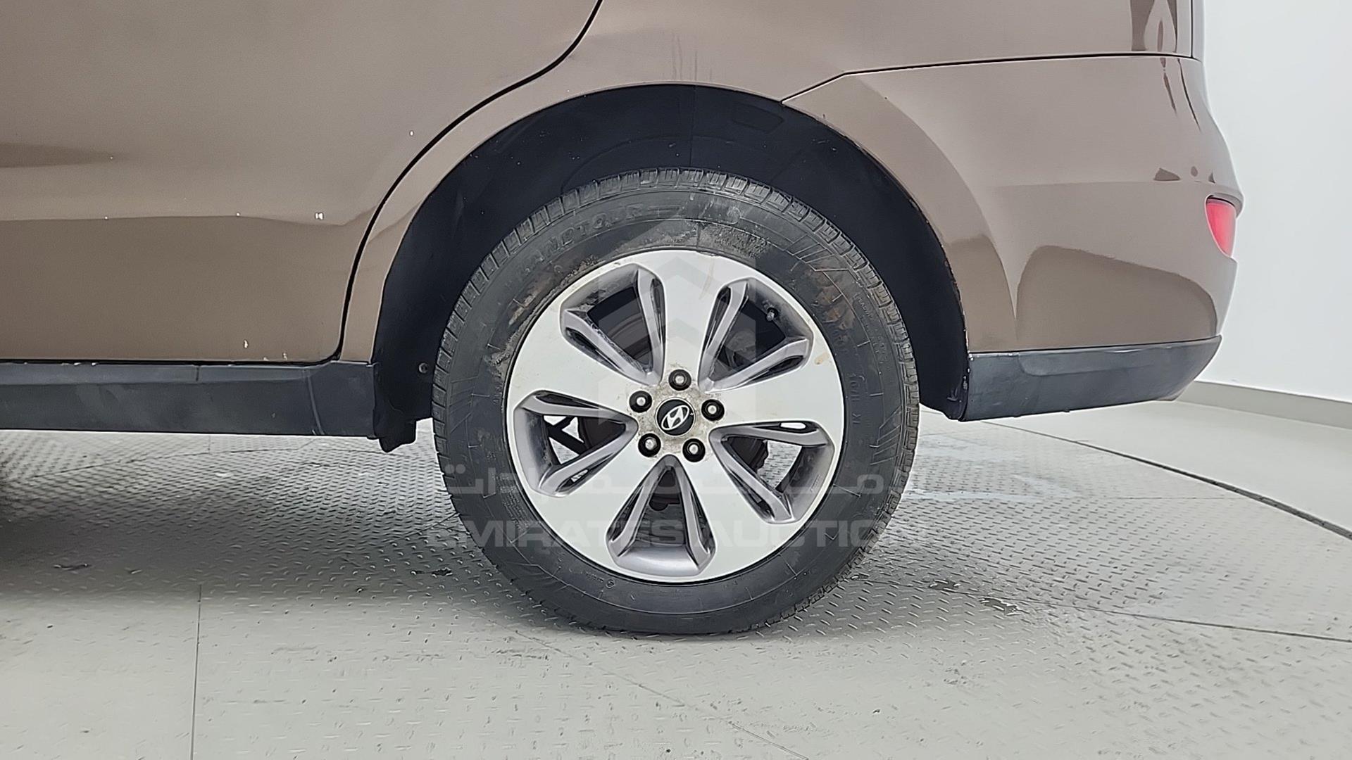 2012 HYUNDAI SANTA FE VIN: KMHSH81B0CU797908