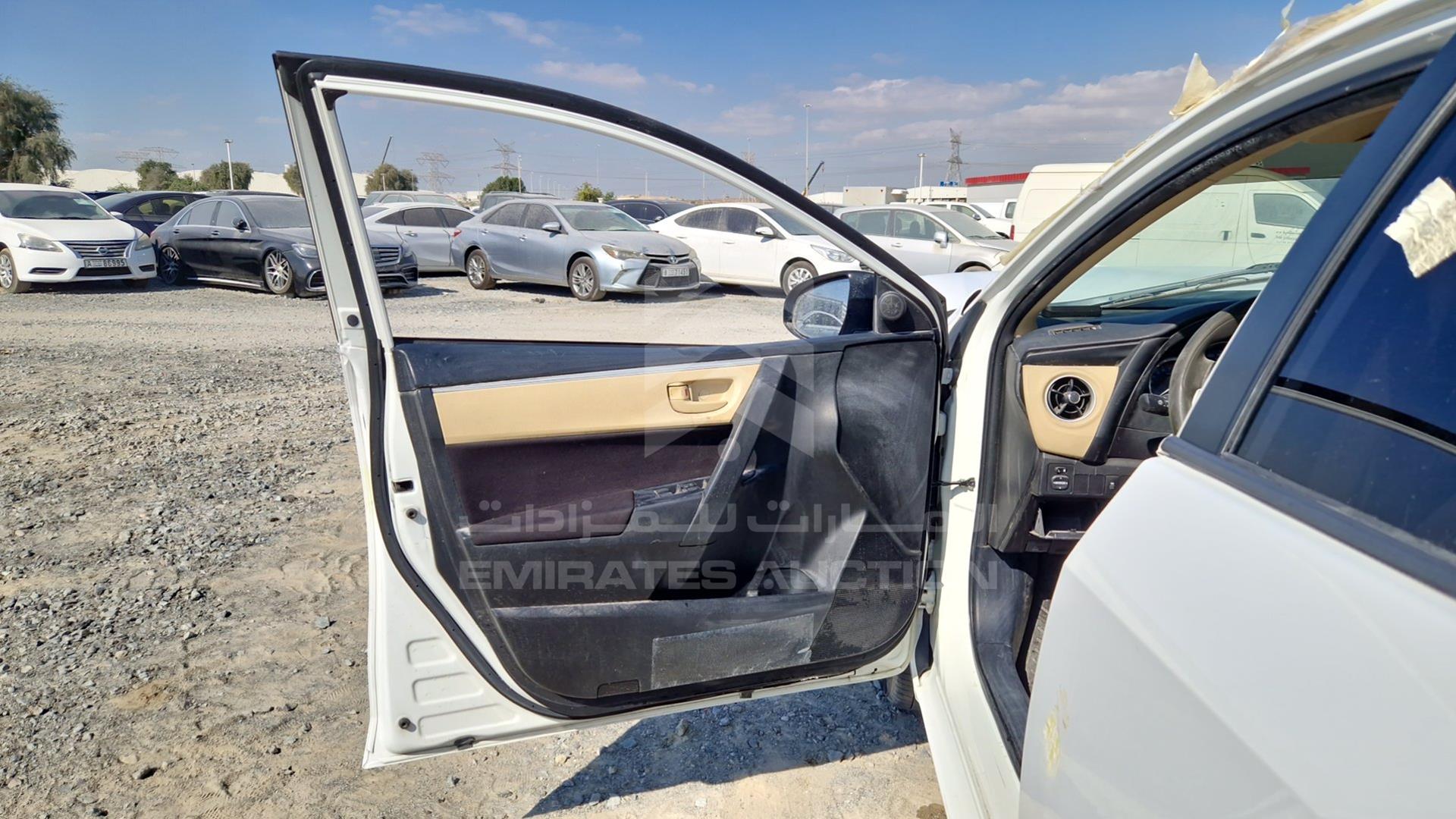 2019 TOYOTA COROLLA VIN: RKLBL9HE4K5267784