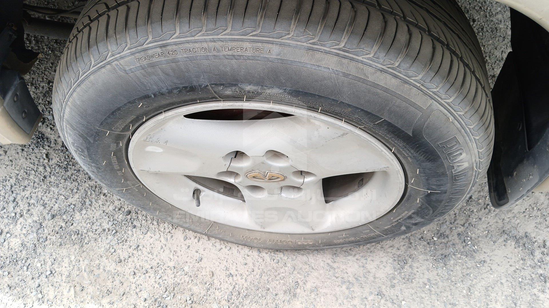 2001 INFINITI QX4 VIN: JNRDR09X71W204400