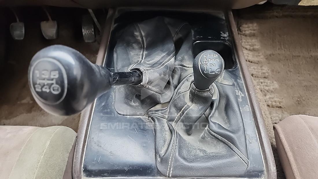 Toyota Land Cruiser — Gear View — Photo 19