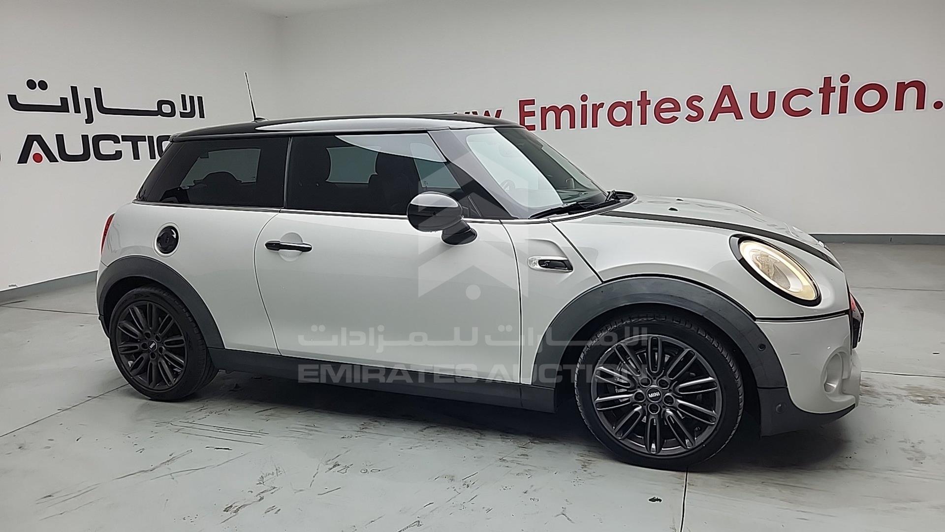 2016 MINI COOPER VIN: WMWXM7107G2A84830