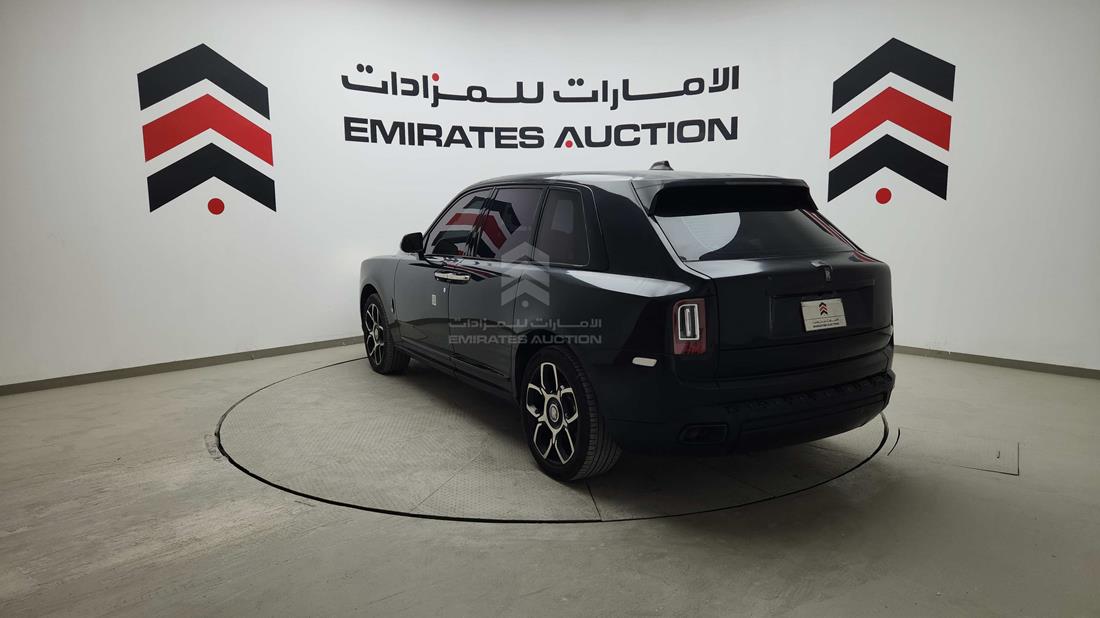 رولز رويز كولينان 2021 — الزاوية الخلفية — صورة 8