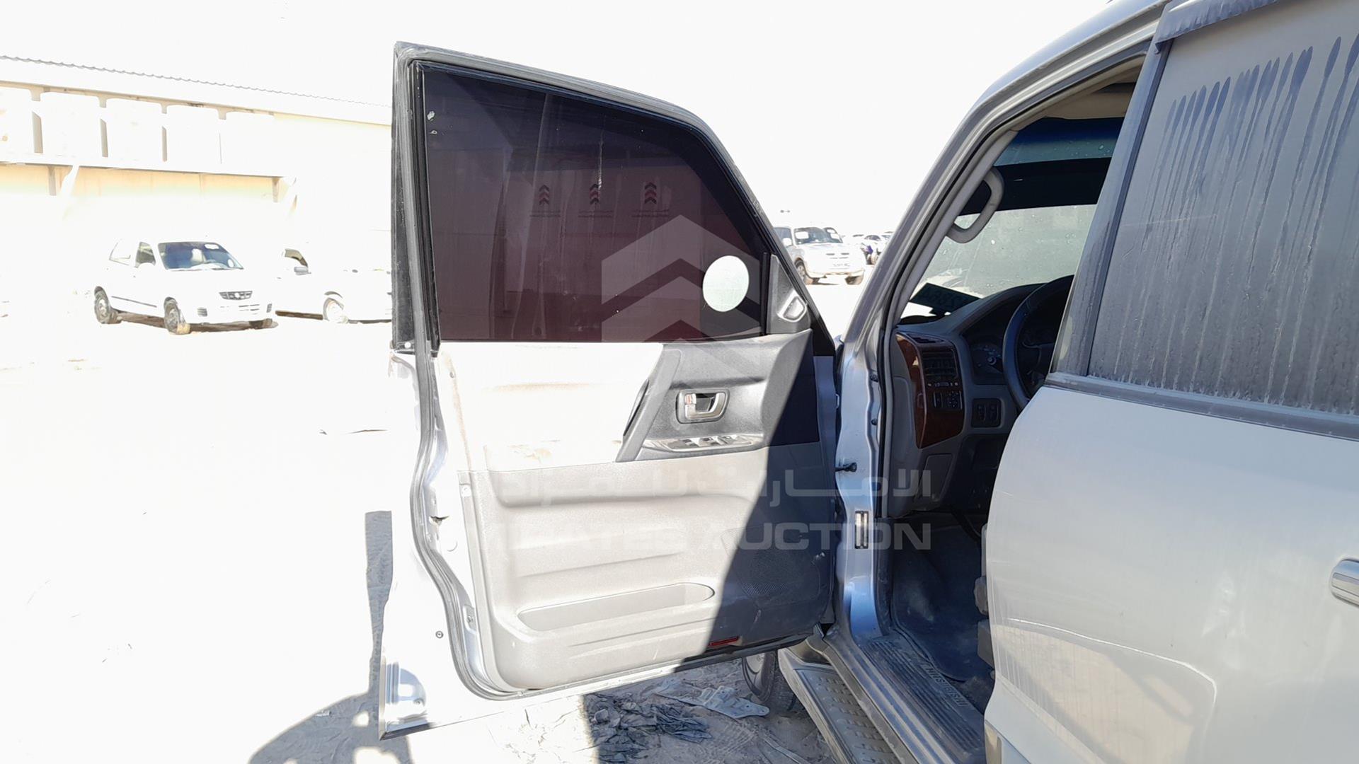 2004 MITSUBISHI PAJERO VIN: JE4MR62R04J702153