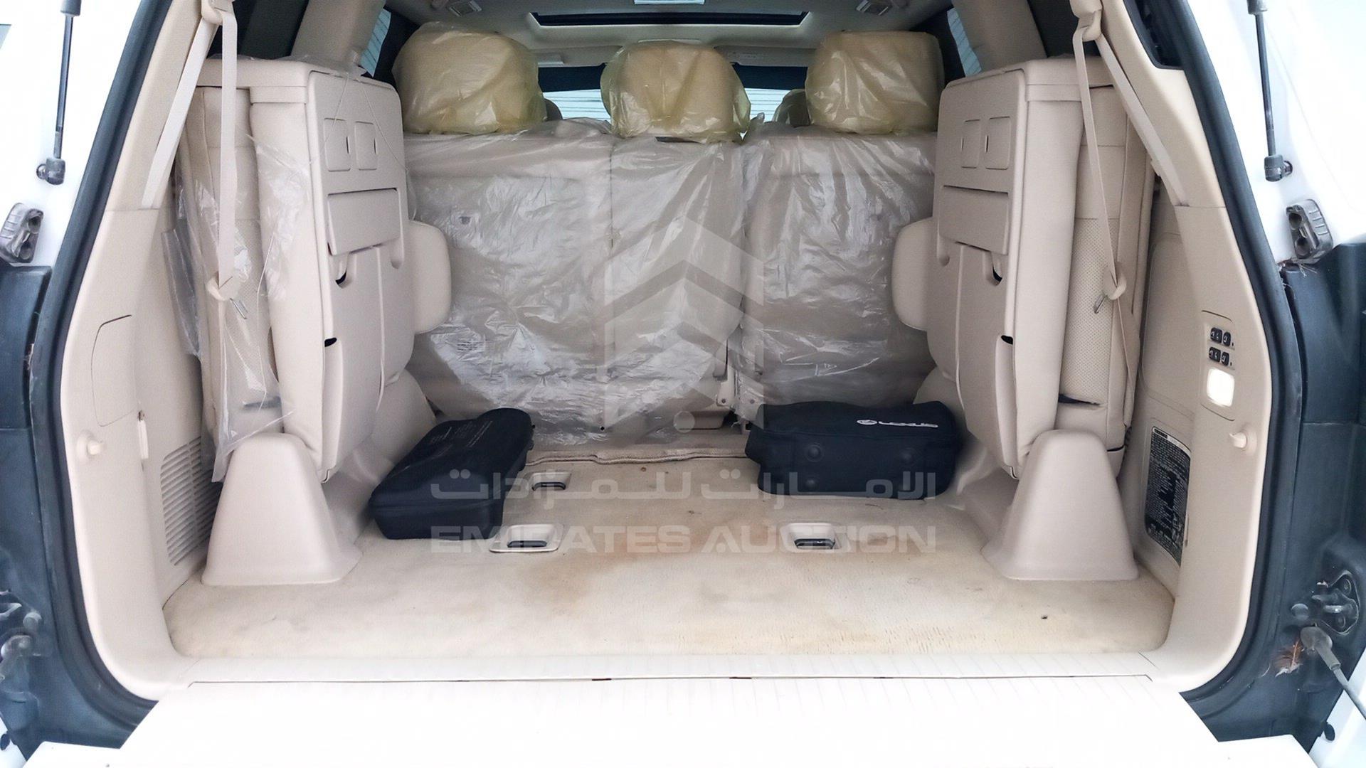2016 LEXUS LX 570 VIN: JTJHY00WXG4203252