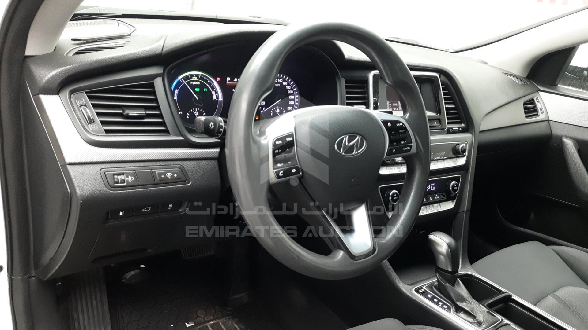 2018 HYUNDAI SONATA VIN: KMHE24139JA081992