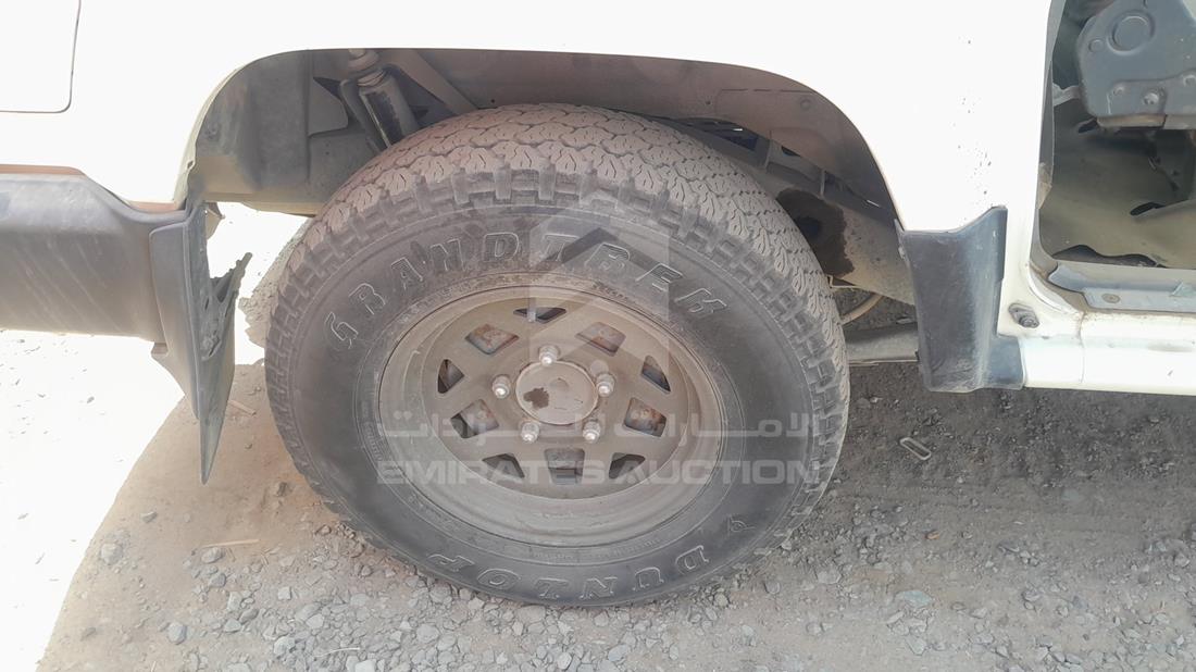 2001 Daihatsu Rocky — Rear Right Tyre — Photo 27