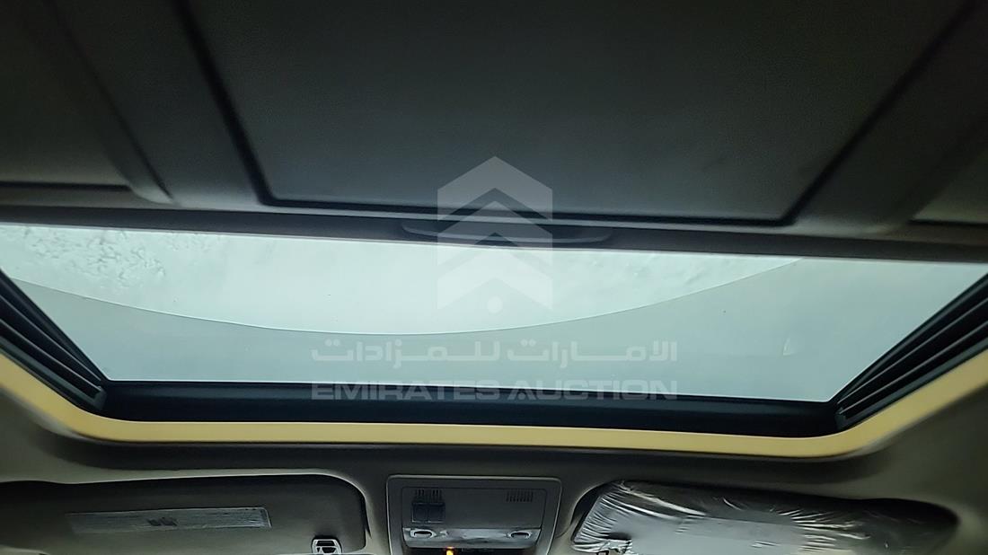 2008 Chevrolet Tahoe — Sun Roof View — Photo 18