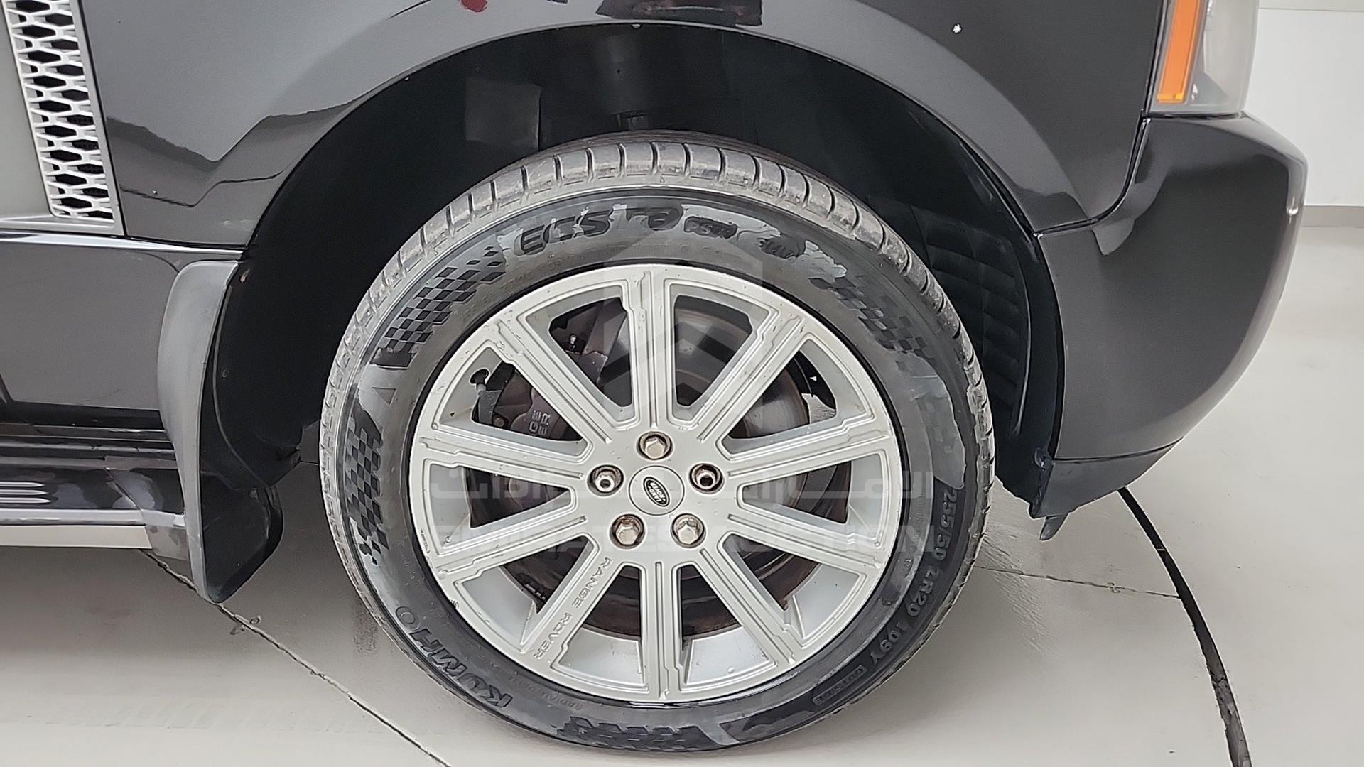 2011 RANGE ROVER VOGUE VIN: SALLMAME4BA343740
