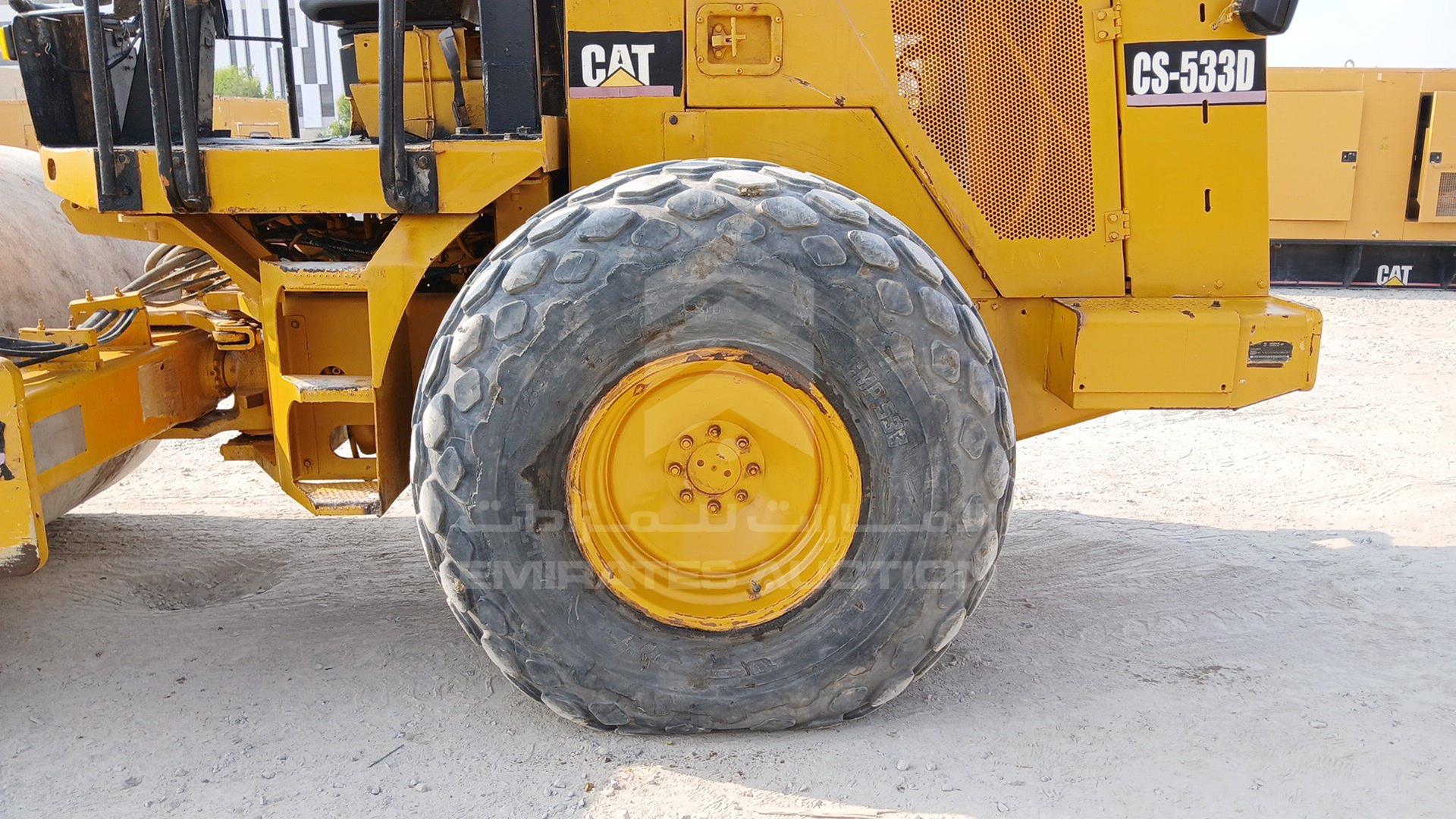 2002 CATERPILLAR CS533D VIN: CATCS533V5CZ00420