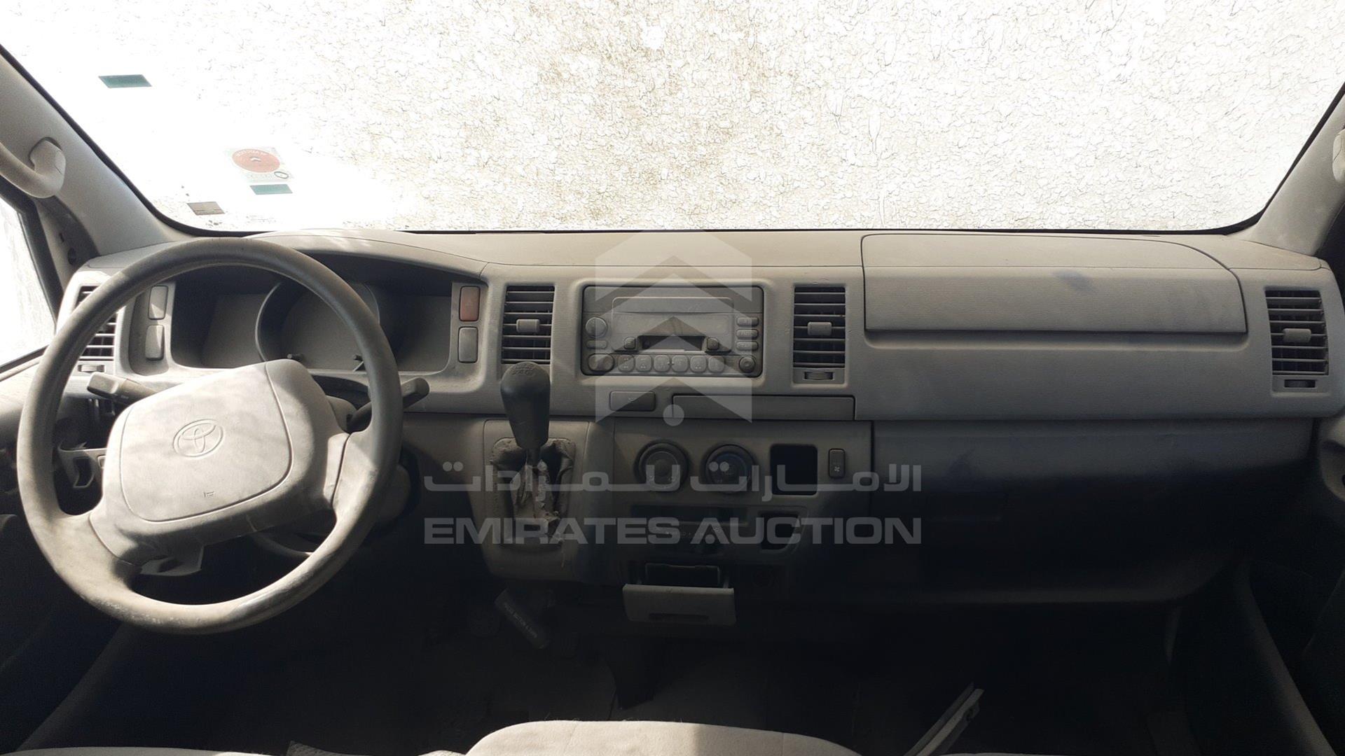2005 TOYOTA HIACE VIN: JTGJX02P750002445