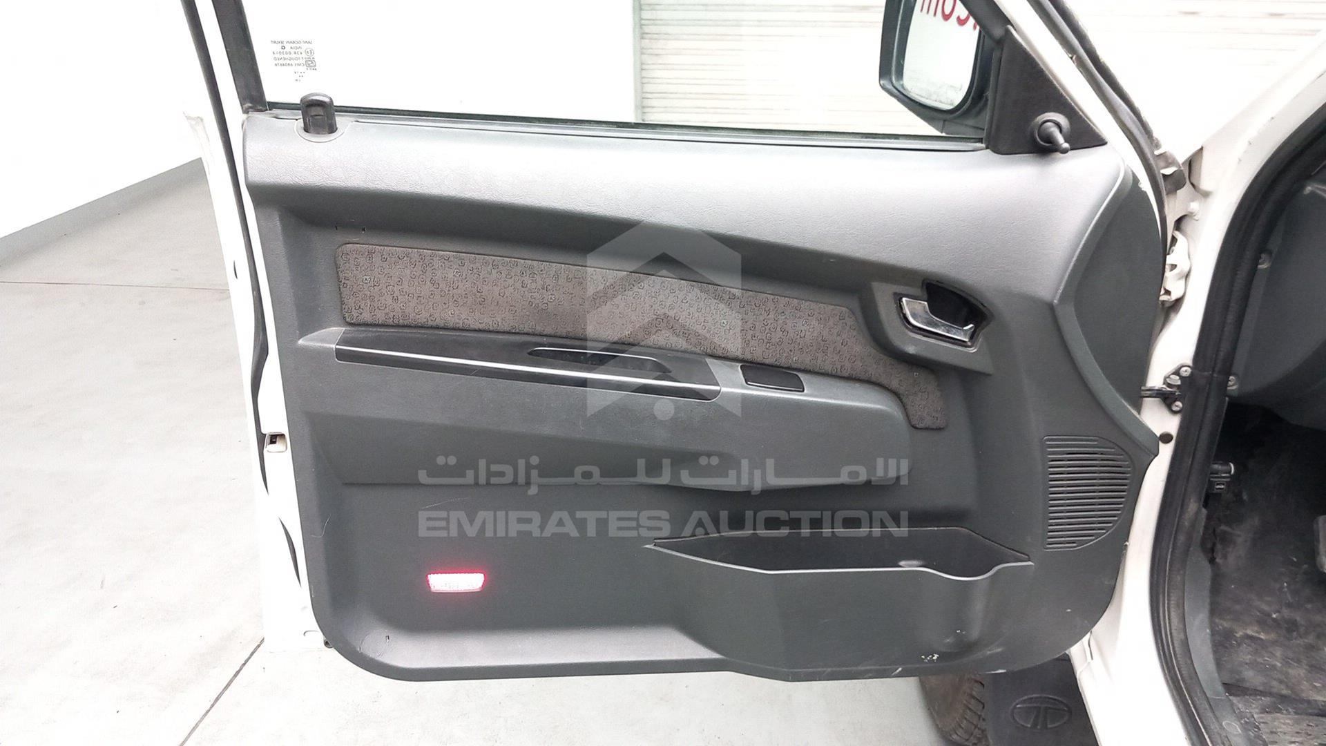 2015 TATA XENON VIN: MAT464703FSL00405