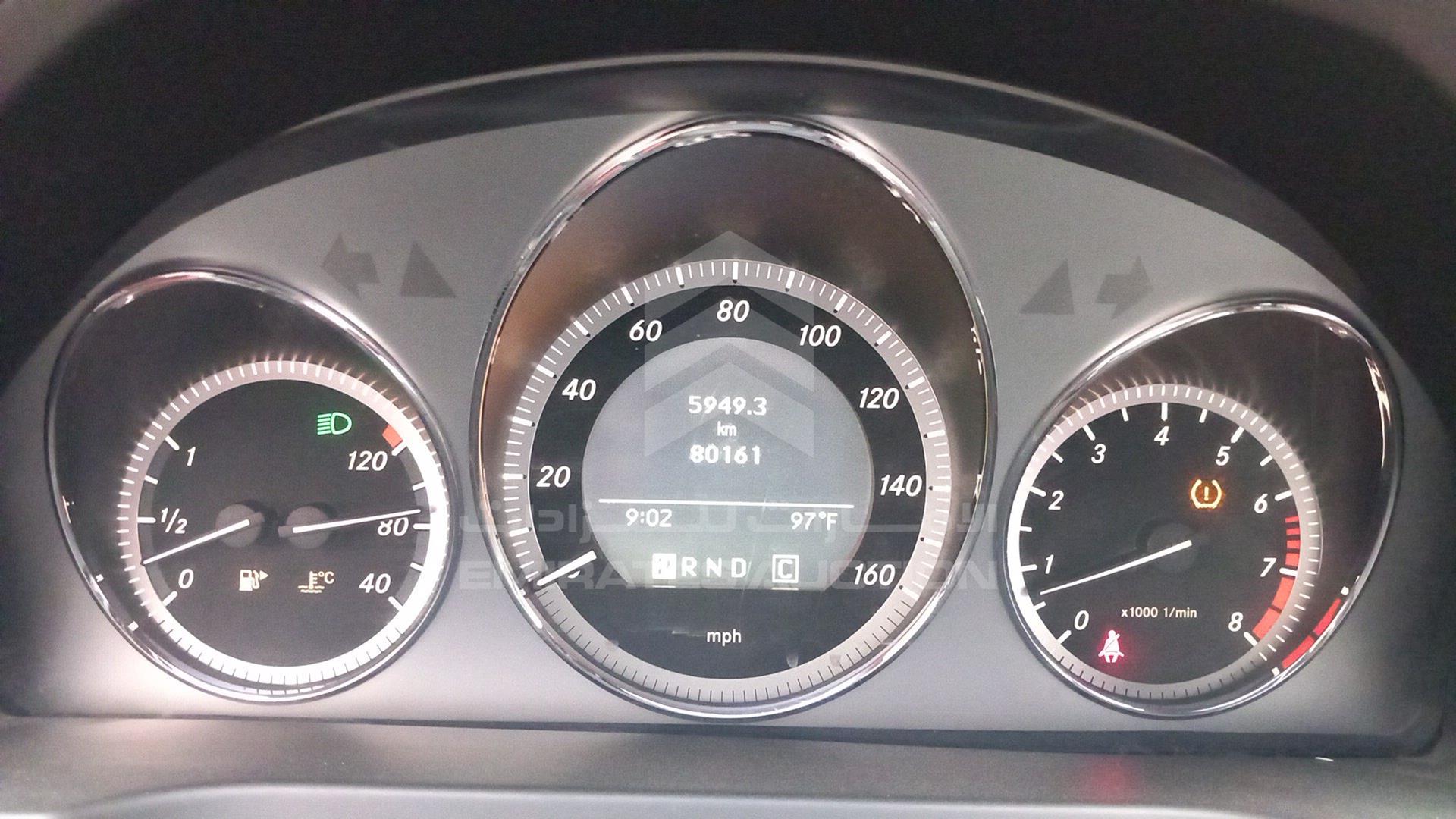 2010 MERCEDES C 300 VIN: WDDGF5EBXAR105572