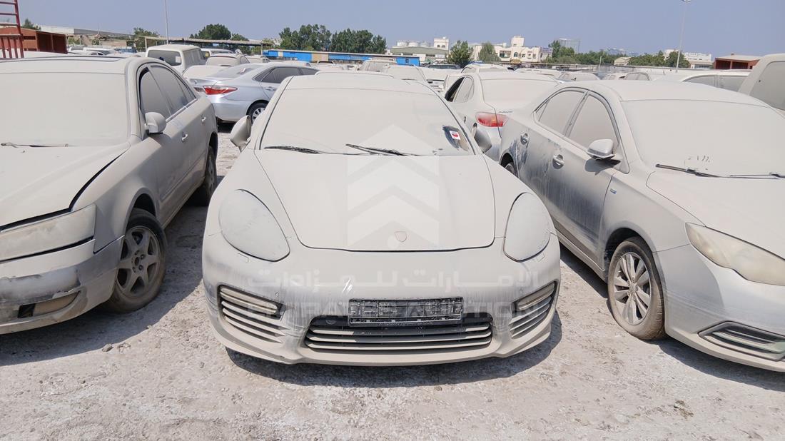 2011 Porsche Panamera - Scrap without document — Full Front View — Photo 1