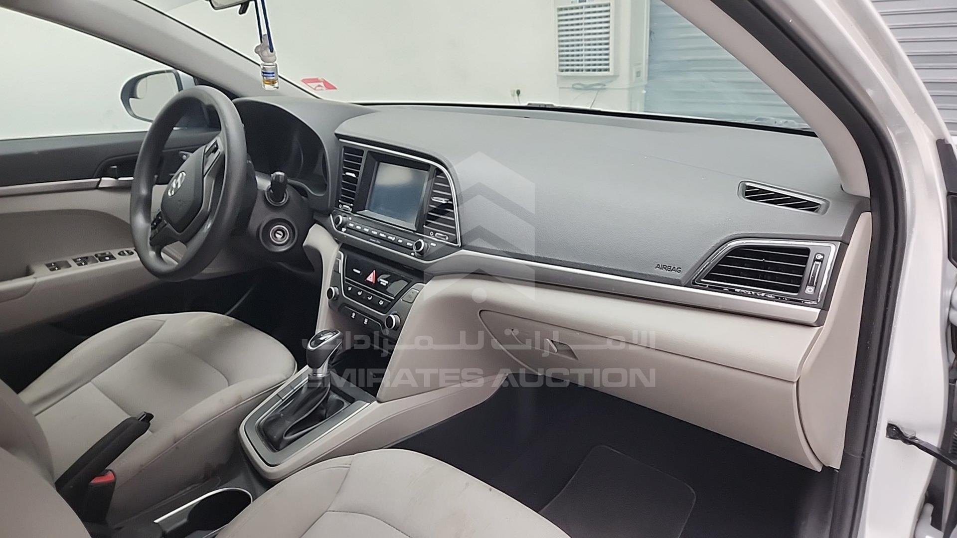 2018 HYUNDAI ELANTRA VIN: 5NPD74LF8JH376096