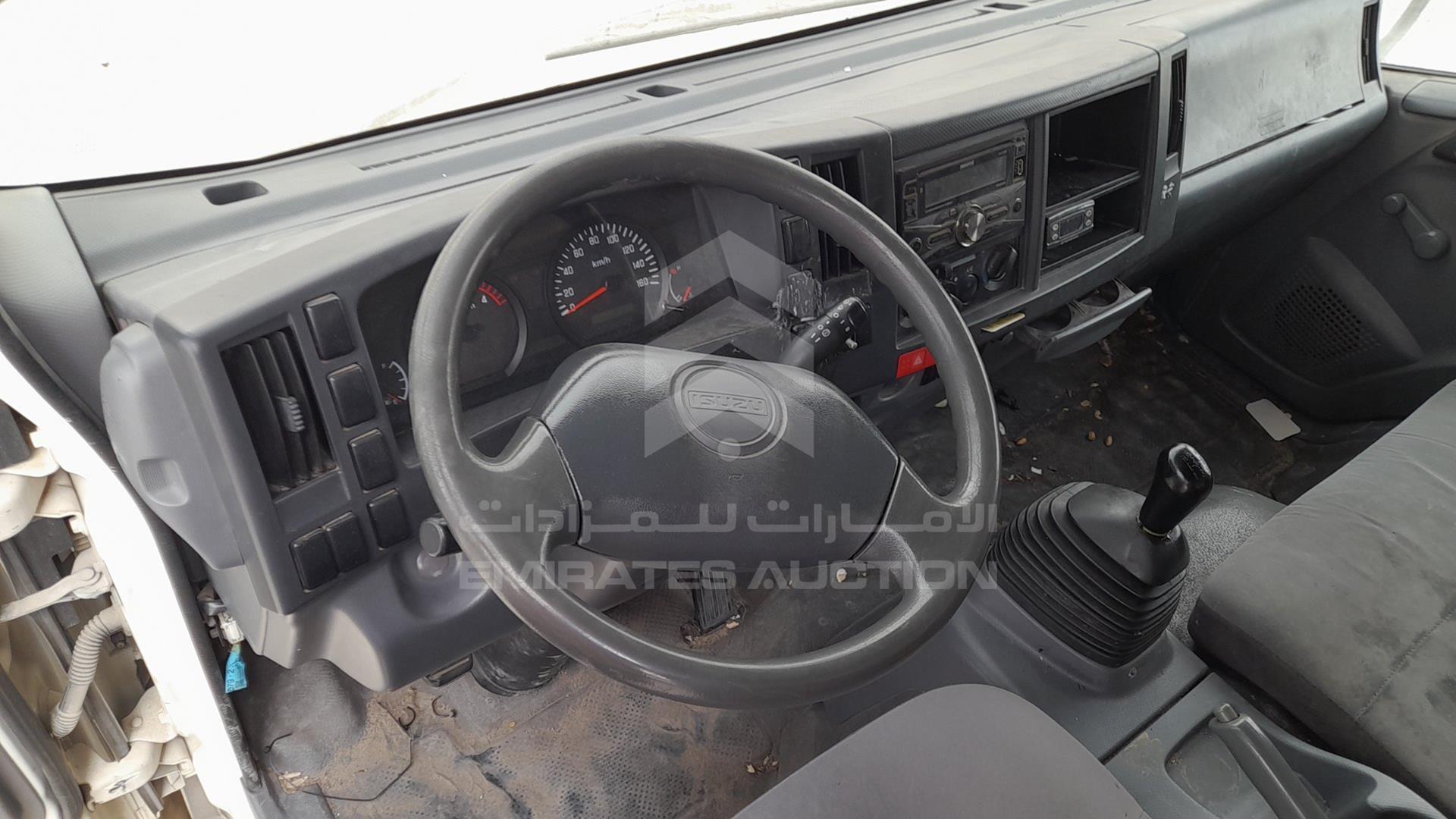2017 ISUZU NPR VIN: JAAKP34H4H7P07991