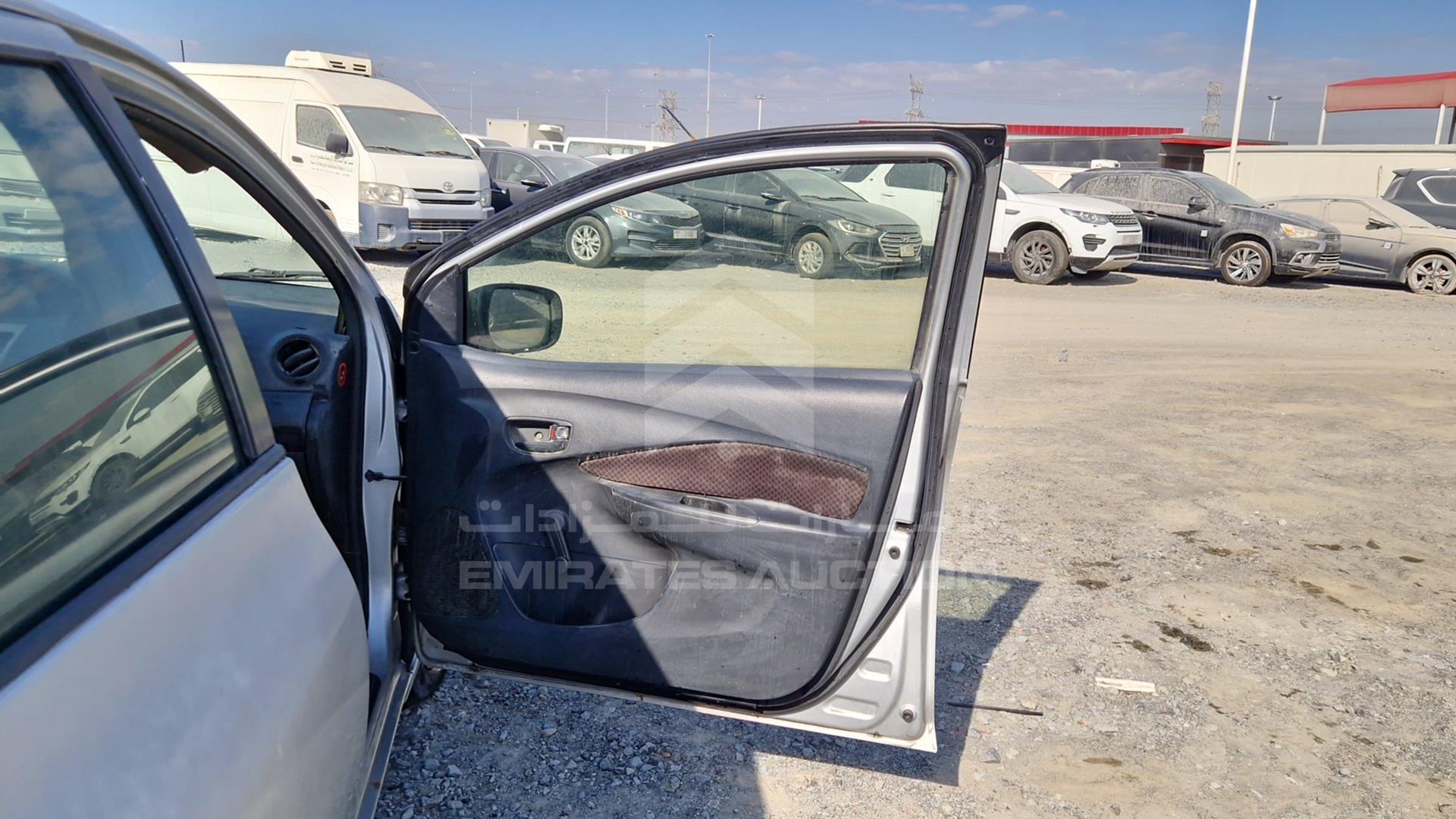 2007 TOYOTA YARIS VIN: JTDBW923471062749