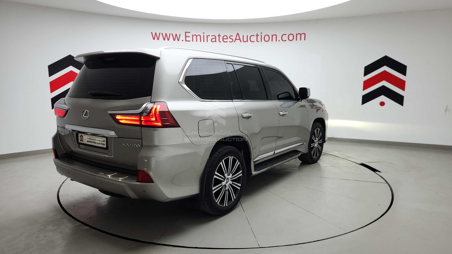2018 LEXUS LX 570 VIN: JTJHY00W2J4259693
