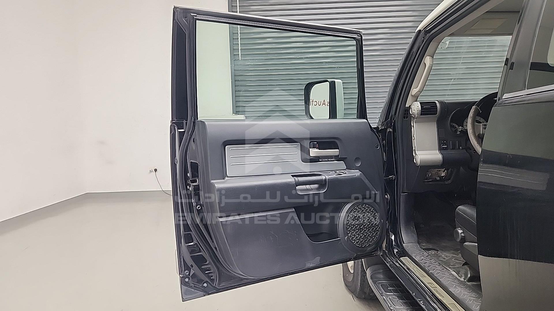 2010 TOYOTA FJ CRUISER VIN: JTEBU11F0AK086658