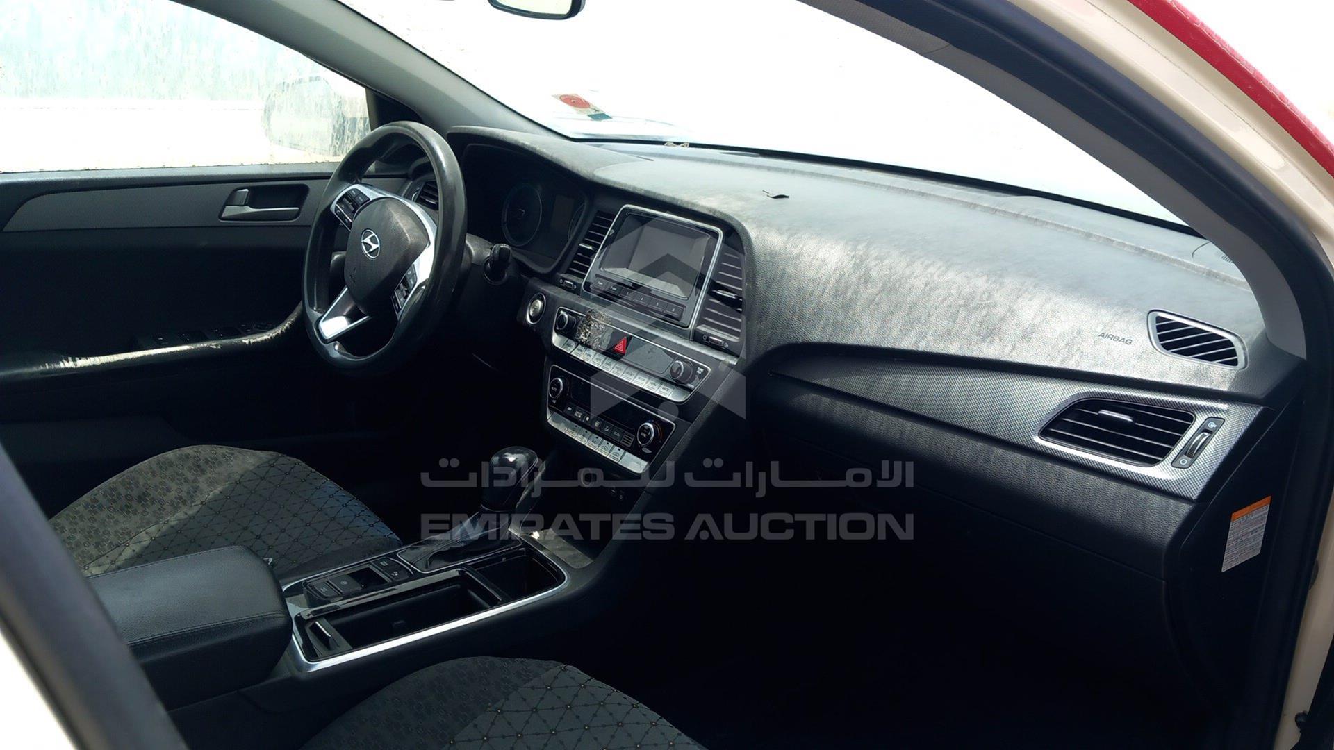 2019 HYUNDAI SONATA VIN: KMHE24138KA092970