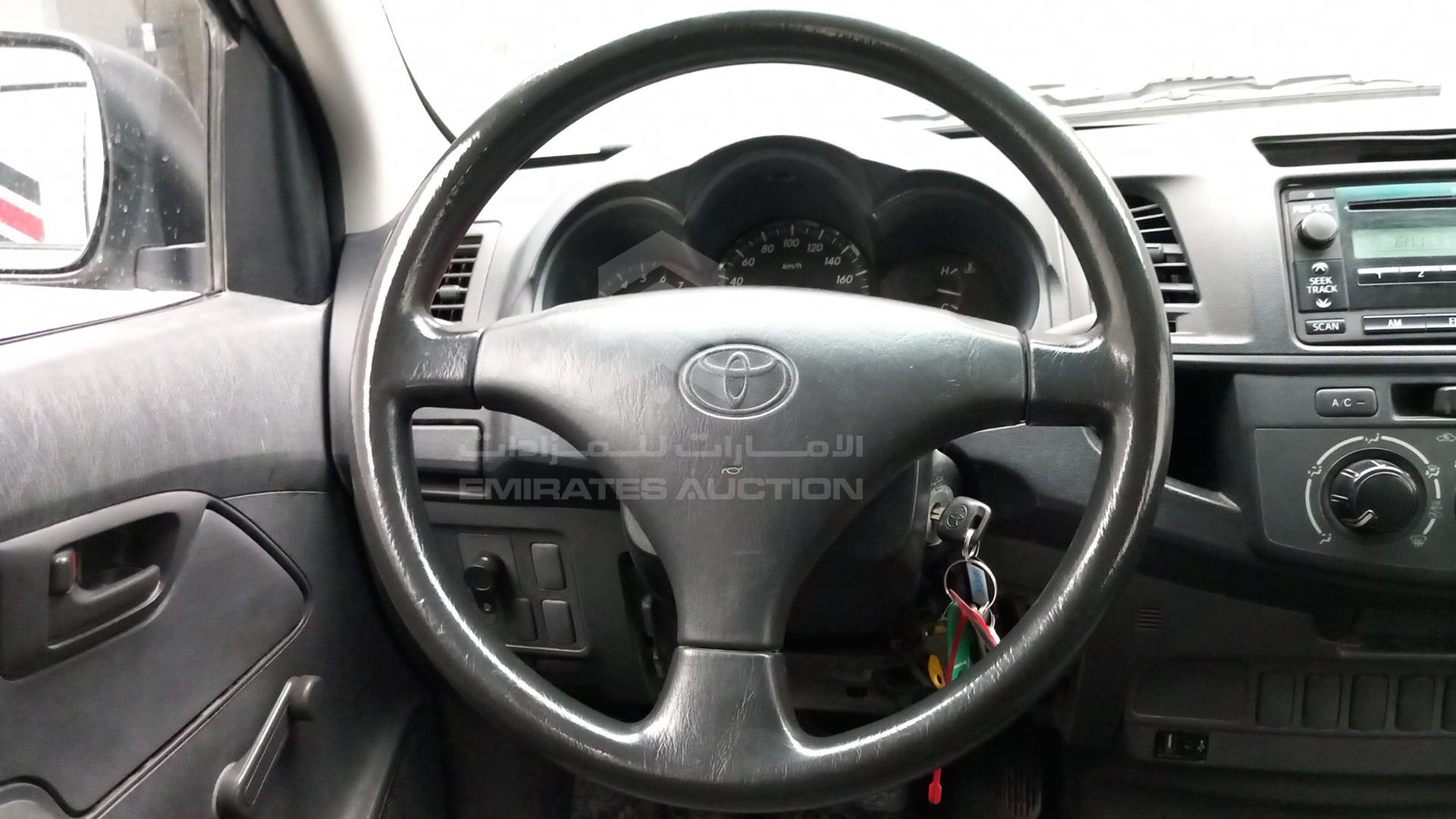 2013 TOYOTA HILUX VIN: MR0FX22G8D1360307
