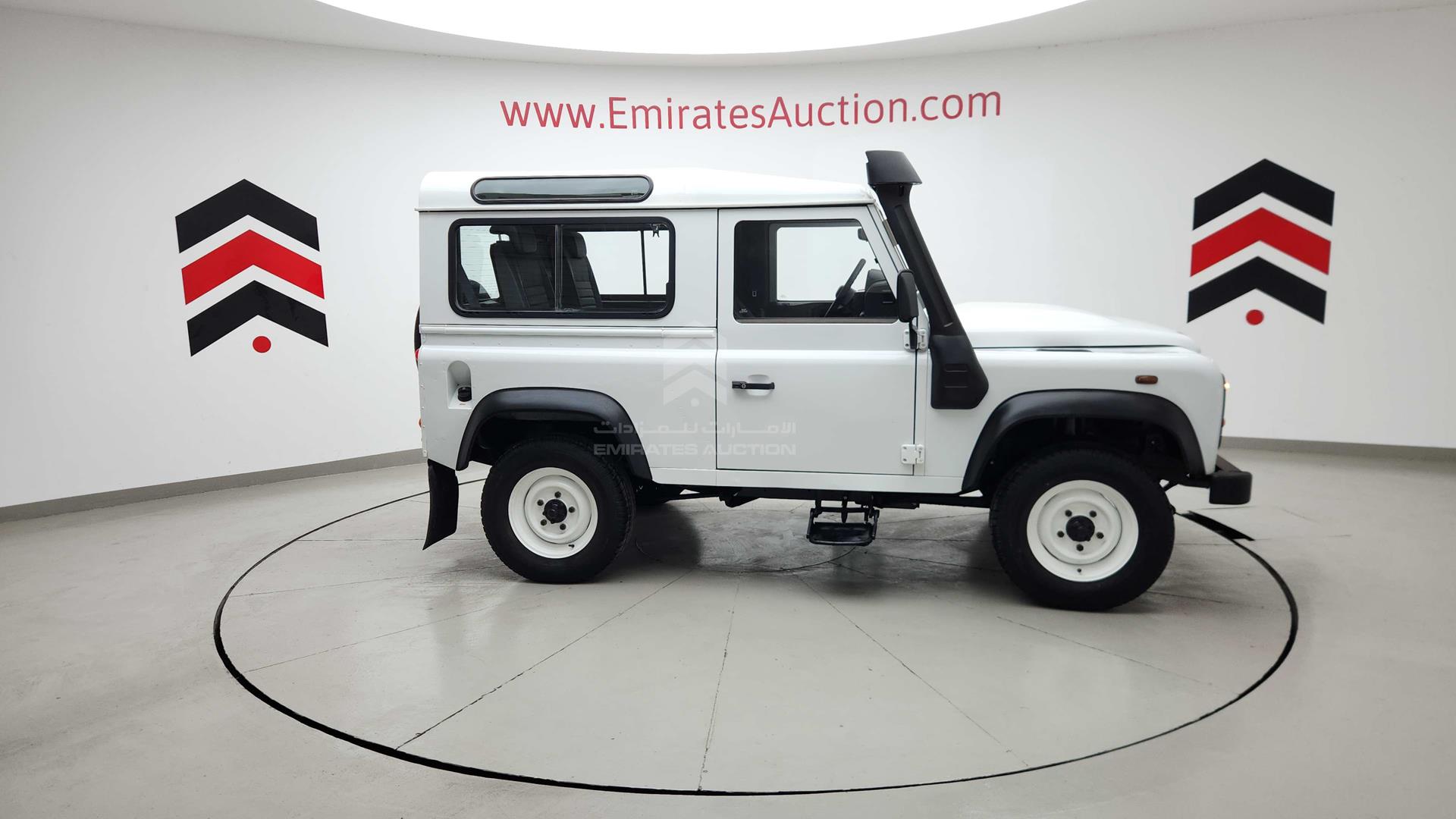 2011 LAND ROVER DEFENDER VIN: SALLDVBS8BA405450