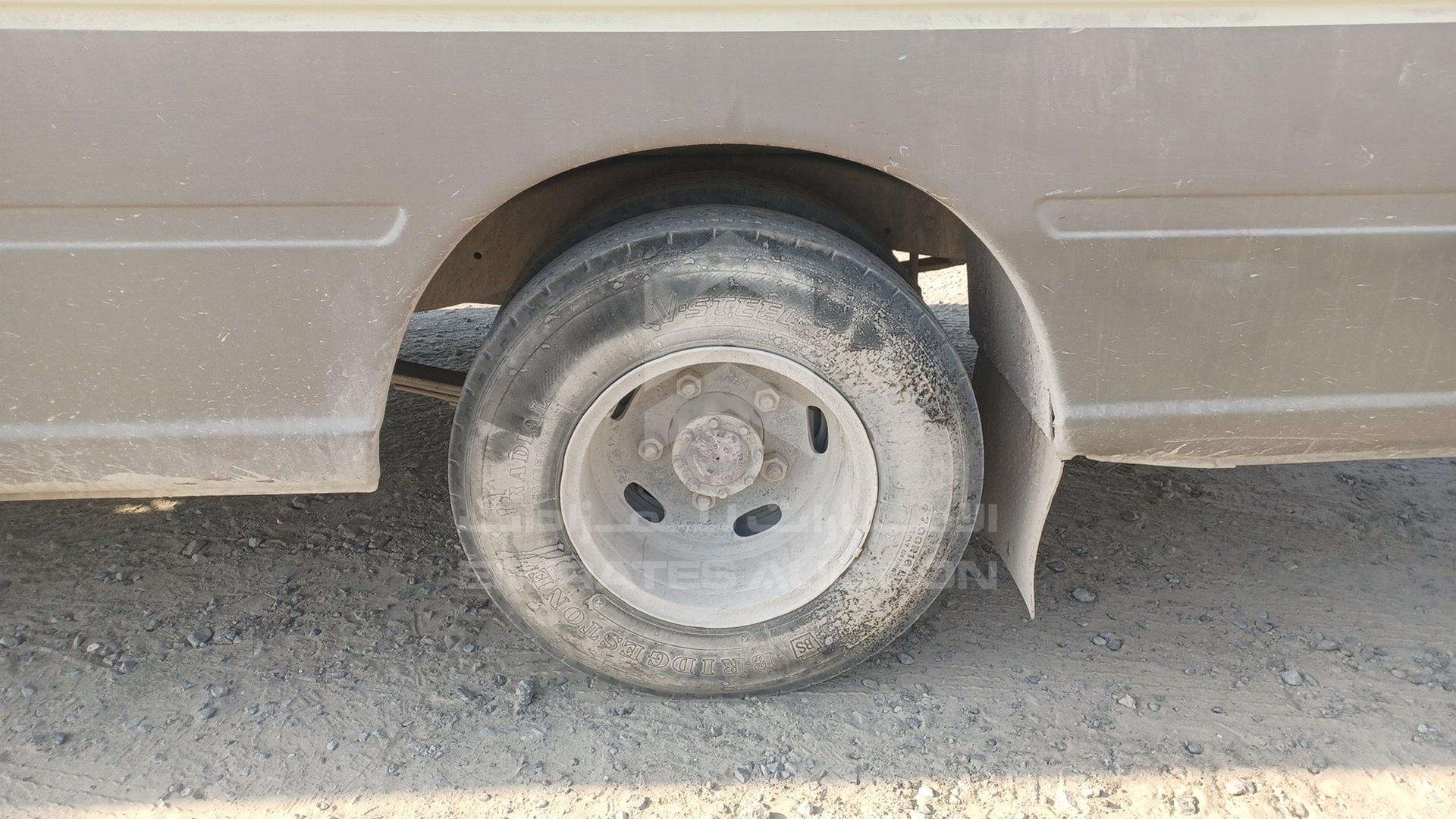 2011 HYUNDAI COUNTY VIN: KMJHG17C1BC050826