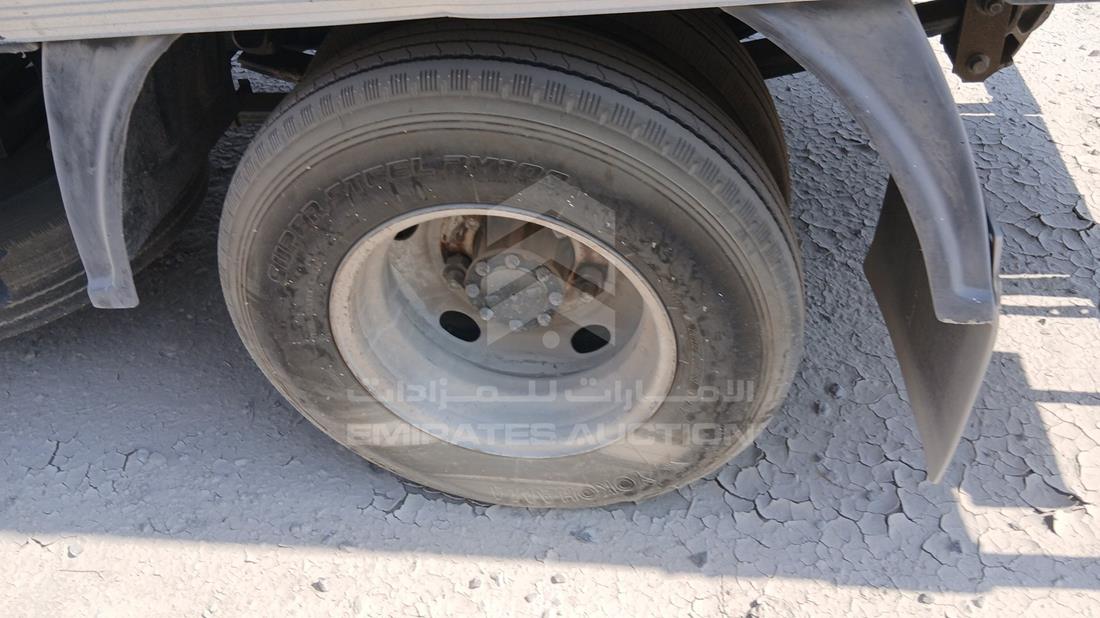 اسوزو ان ام ار 2014 — الإطار الخلفي الأيسر — صورة 29