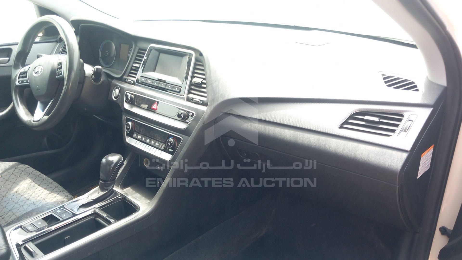 2019 HYUNDAI SONATA VIN: KMHE24133KA092990