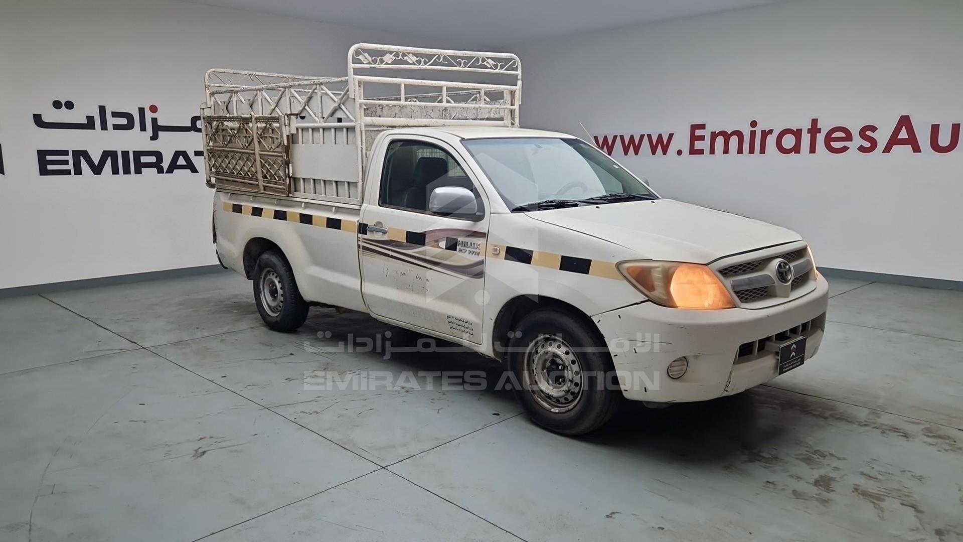 2007 TOYOTA HILUX VIN: MR0CX12GX70017604