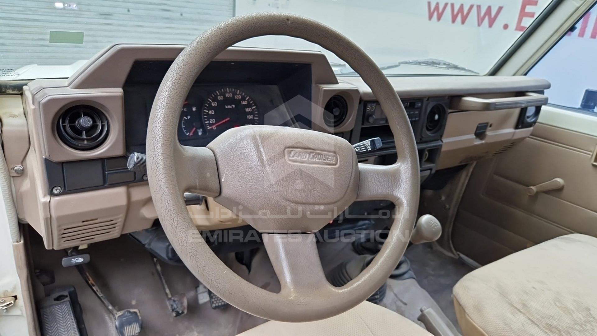 2004 TOYOTA LAND CRUISER VIN: JTFLJ71J348007713