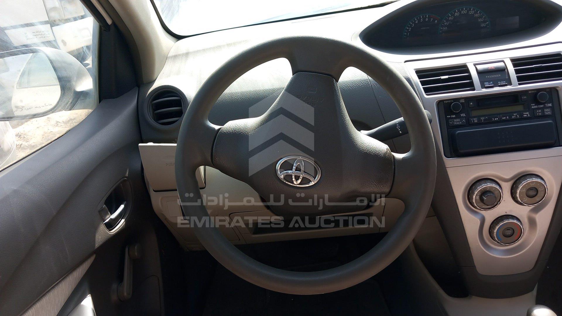 2011 TOYOTA YARIS VIN: JTDBW9236BL002176