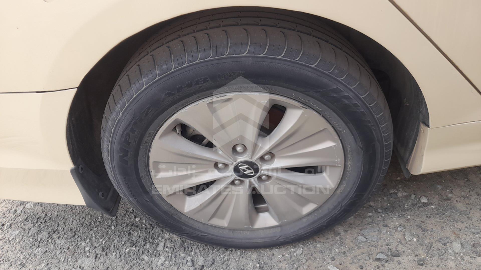 2018 HYUNDAI SONATA VIN: KMHE24135JA081987