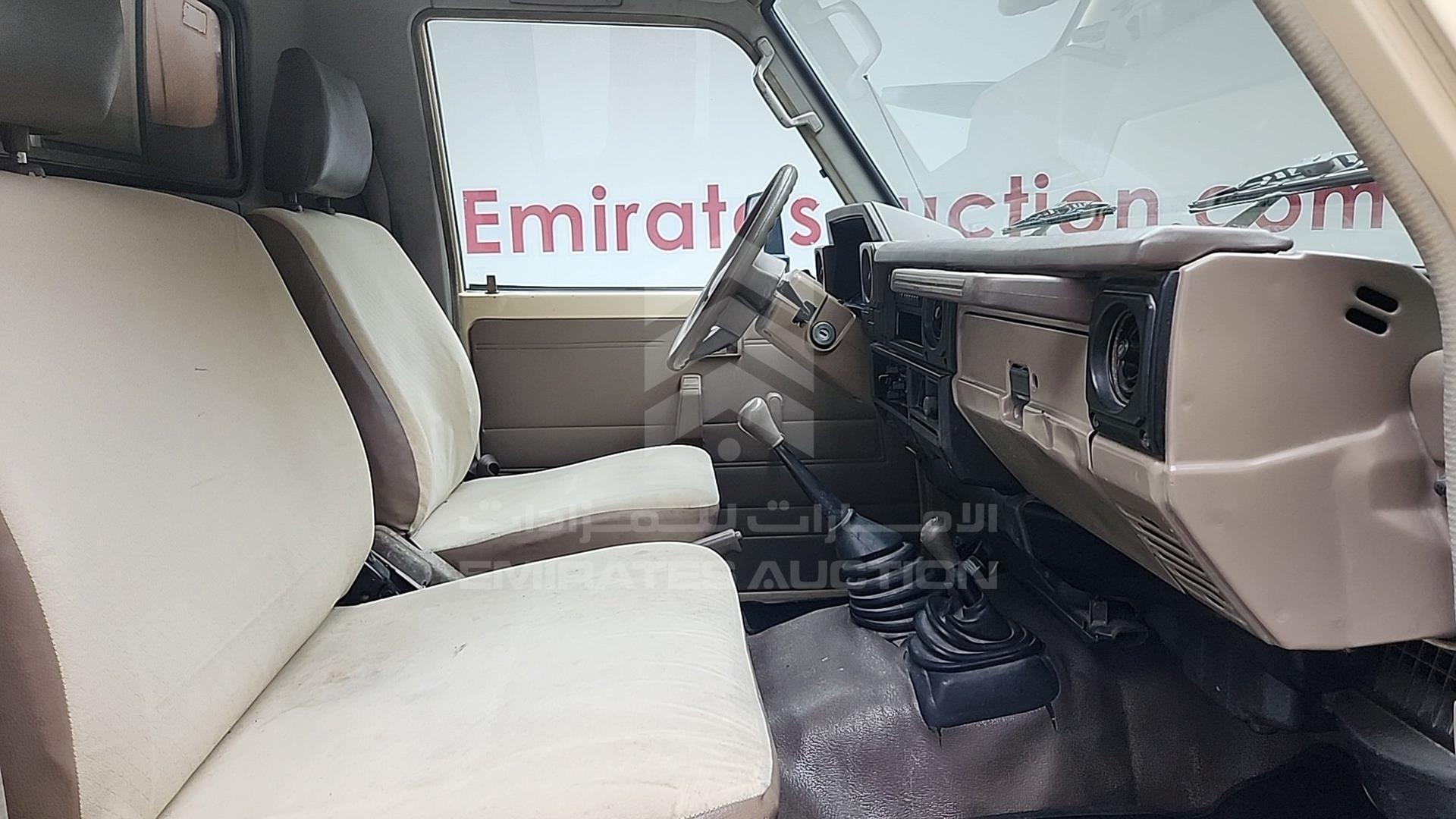 2000 TOYOTA LAND CRUISER VIN: JTFLJ71JXY8000683