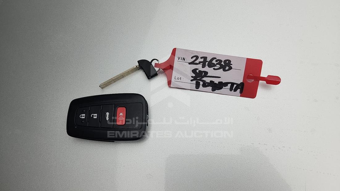 تويوتا كامري 2019 — المفاتيح — صورة 4