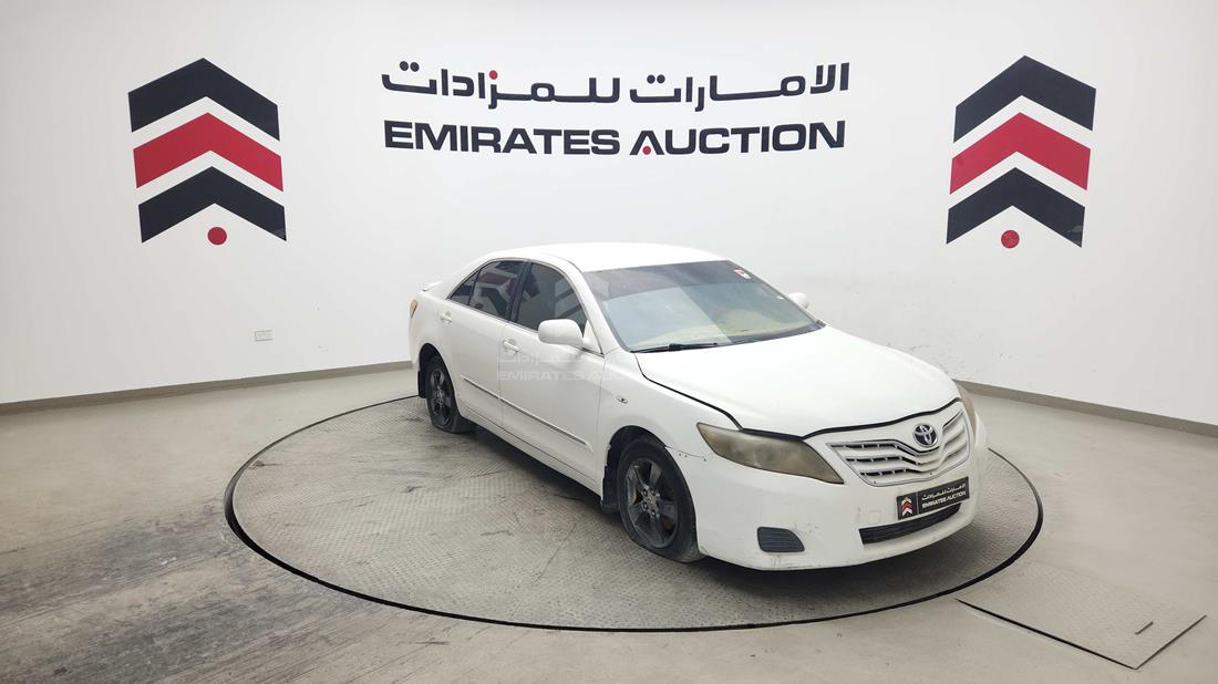 2011 Toyota Camry — Front Right Angle — Photo 11