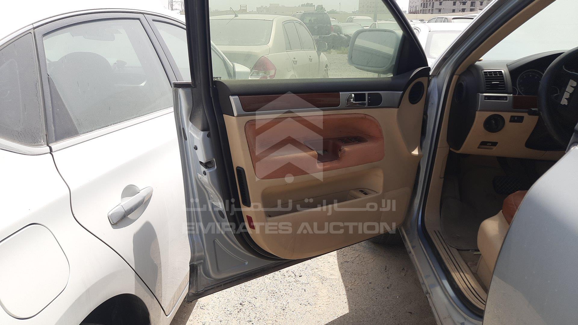 WVGAE27L06D048337 - 2006 Volkswagen Touareg - #353928