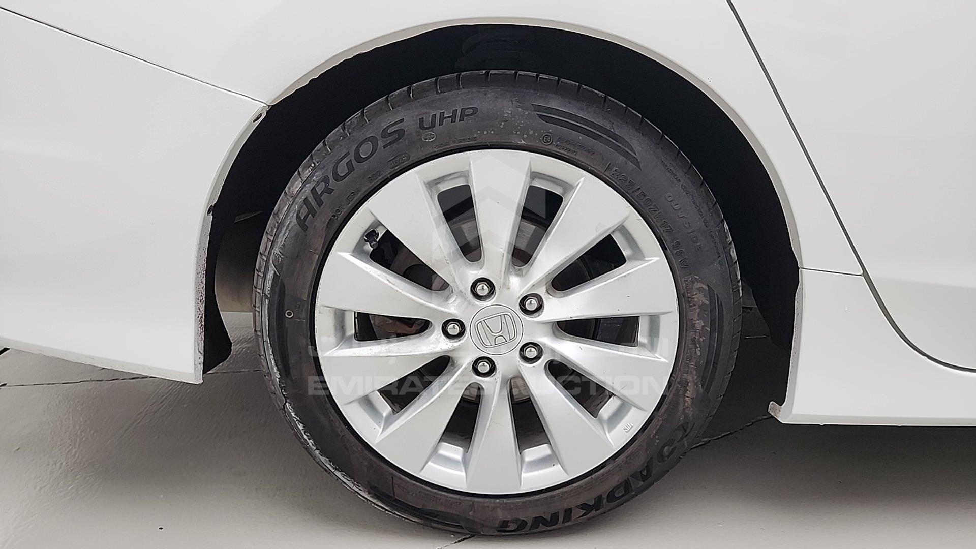 2016 HONDA ACCORD VIN: LUCCR3668G3400375