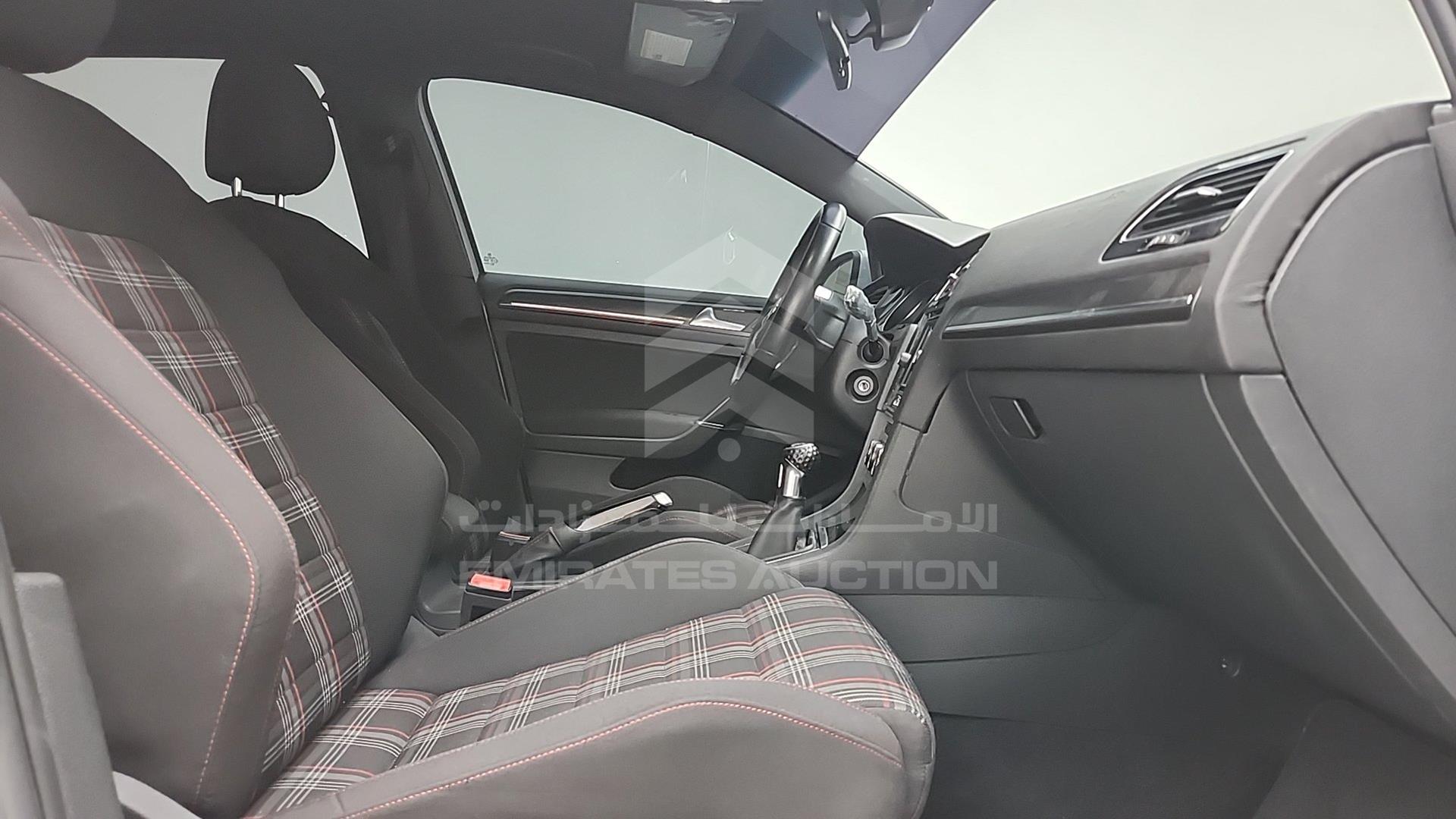 2018 VOLKSWAGEN GOLF VIN: 3VW547AU7JM267992