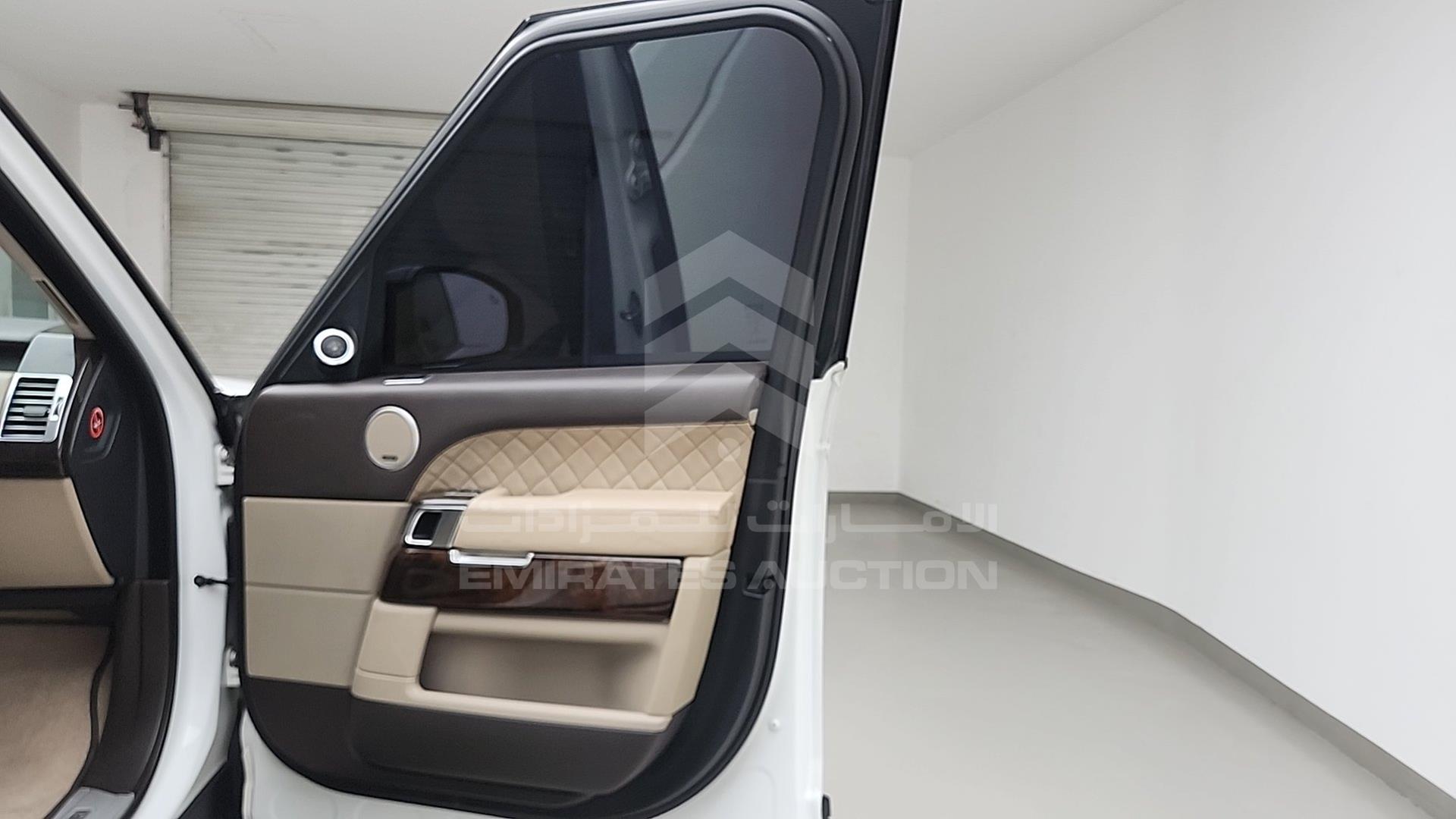 2014 RANGE ROVER VOGUE VIN: SALGA2EF8EA137587